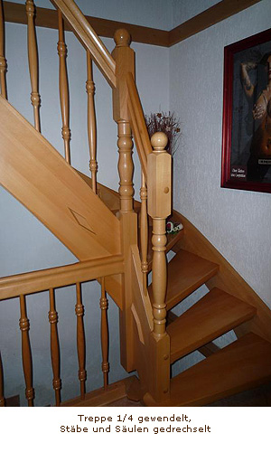 Treppe 1/4 gewendelt, Stäbe und Säulen gedrechselt