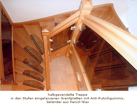 halbgewendelte Treppe